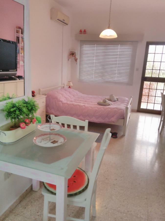 Yiota'S Cute Studio Paphos ภายนอก รูปภาพ